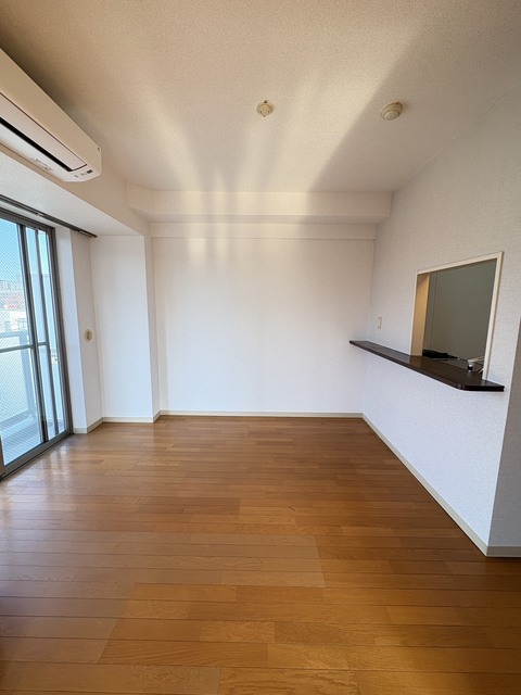 居室・リビング　別部屋参考写真です
