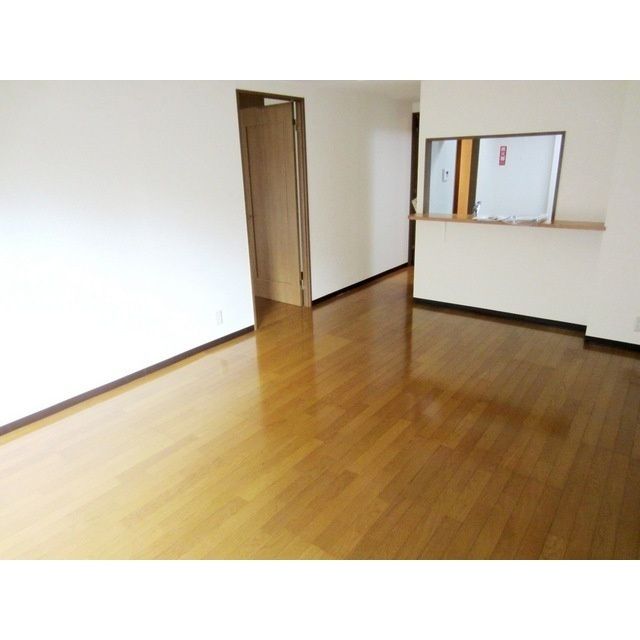 居室・リビング　☆明るい居間☆
