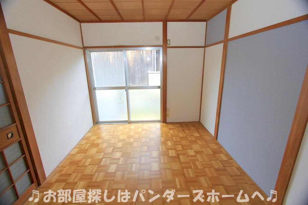 藤阪元町1丁目貸家の居間写真