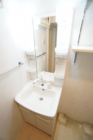 洗面設備　※同物件・同タイプの写真です。