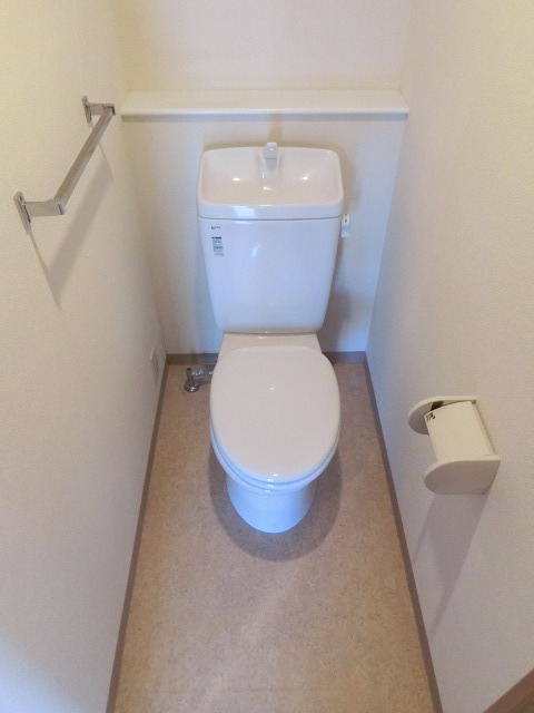 トイレ　清潔感のあるトイレですね。