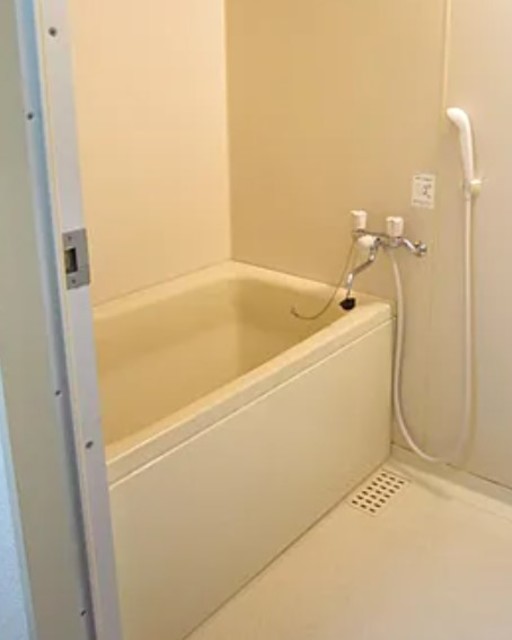 バス・シャワールーム　同タイプ住戸参照