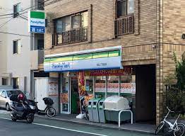 コンビニ　ファミリーマート 向丘二丁目北店（コンビニ）まで806m