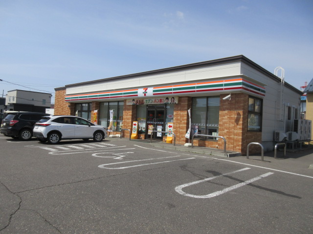 コンビニ　セブンイレブン帯広青葉通店（コンビニ）まで370m