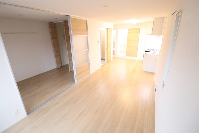 居室・リビング　12.7帖のお部屋です