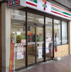 コンビニ　セブンイレブン 近鉄河内永和駅前店（コンビニ）まで150m
