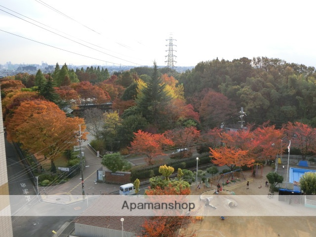 その他　服部緑地都市緑化植物園事務所花と緑の相談所（その他）まで457m