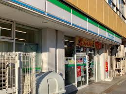 コンビニ　ファミリーマートサンズ田端新町店（コンビニ）まで294m