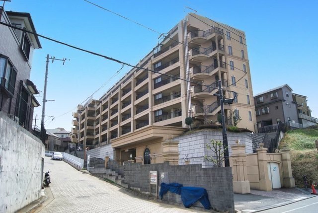 建物外観　オートロック付きです