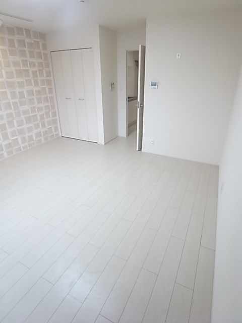 その他部屋・スペース　開放的な寝室です