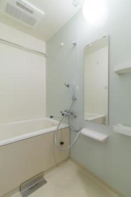 バス・シャワールーム　※写真は同タイプ住戸です。