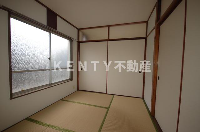 居室・リビング　和室ならではの温かな和の空間で寛ぎの時間を過ごせます