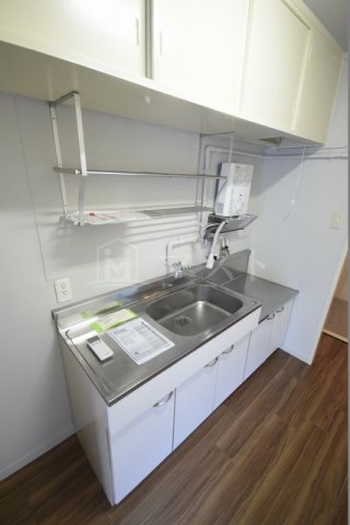 キッチン　※同マンション別間取り参考写真です