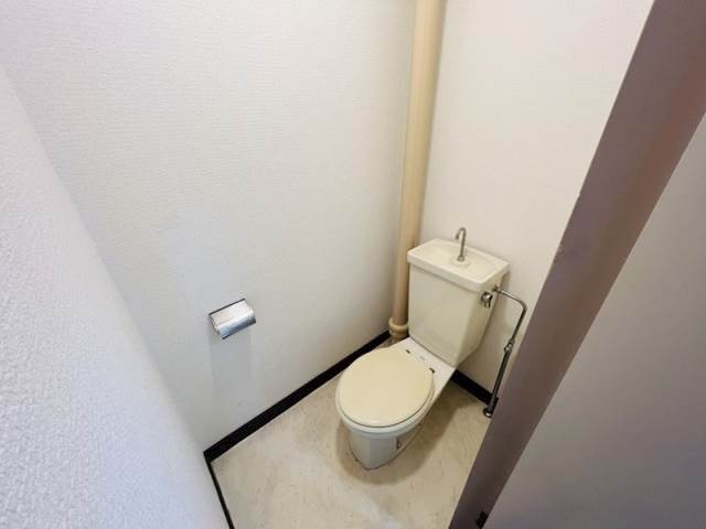 トイレ　別号室
