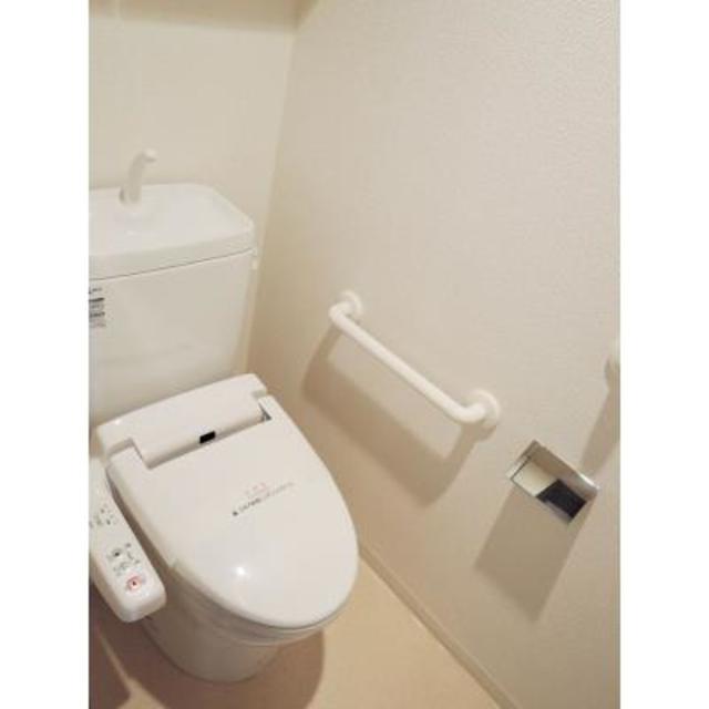 トイレ　※写真は同タイプ住戸です。