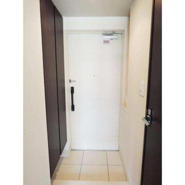 玄関　※写真は同タイプ住戸です。