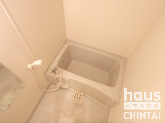 バス・シャワールーム　別部屋、同タイプの参考写真になります。