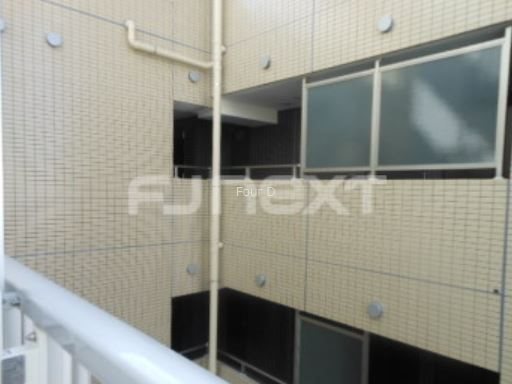 バルコニー　《見学予約受付中》３路線４駅利用可能で通勤通学に大変便利です