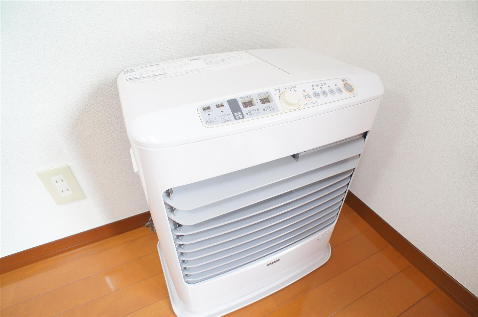 その他設備　灯油ＦＦストーブ（同タイプ）