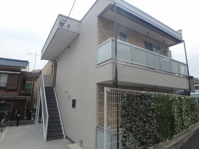 建物外観　セキュリティ標準装備のマンションです