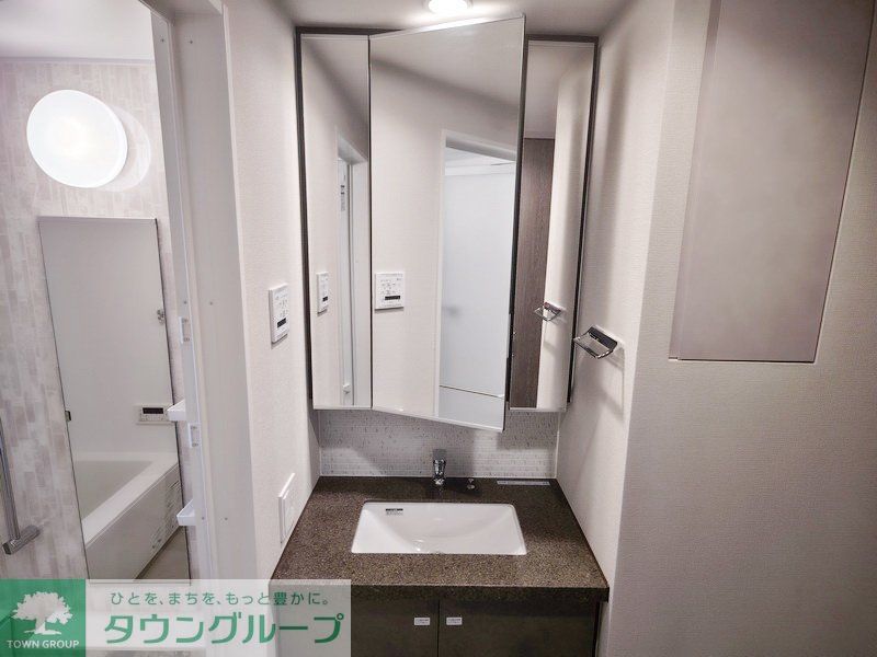 洗面設備　※写真は同じタイプの住戸です。