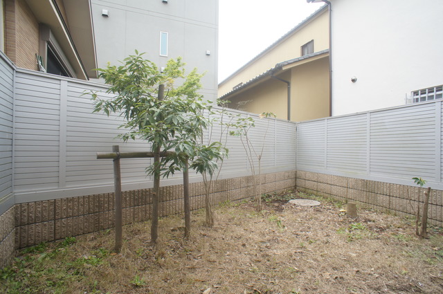 バルコニー　１階のお部屋なのでテラスも広々使えます♪