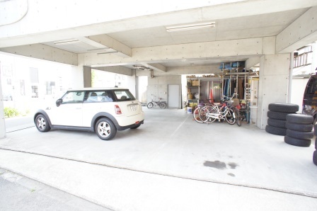 駐車場　１階は駐車場です