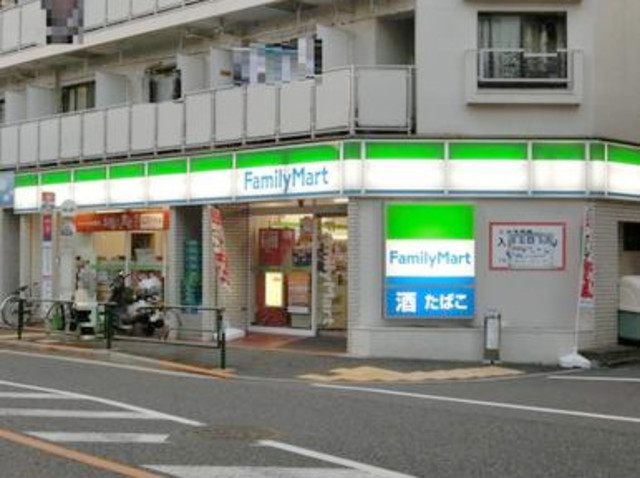 コンビニ　ファミリーマート新中野店（コンビニ）まで317m