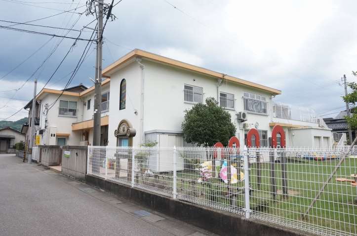 幼稚園・保育園　ひばり保育園（幼稚園・保育園）まで303m