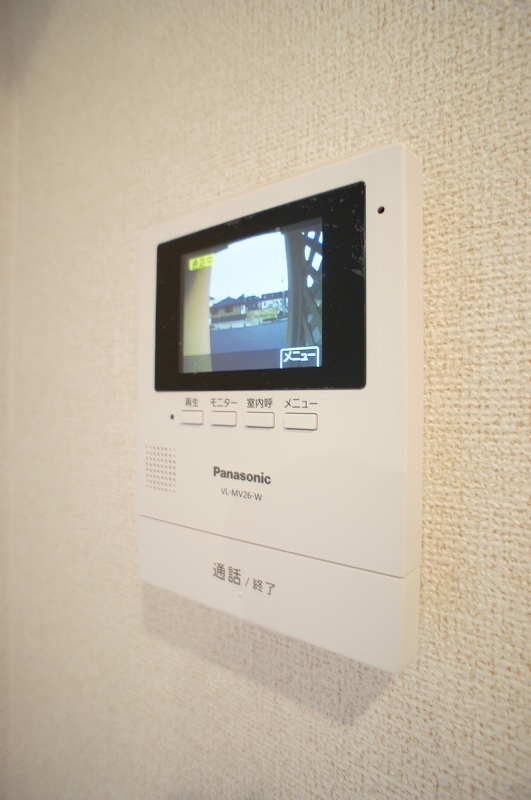 セキュリティ　モニター付インターホン（来客時に確認出来て安心ですね）