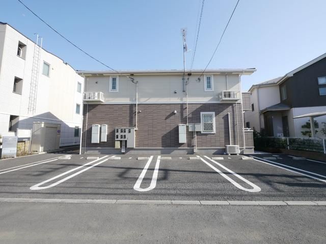 エントランス　★エントランスと駐車場★