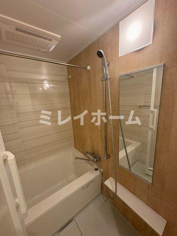バス・シャワールーム　同建物内別のお部屋の参考写真になります。