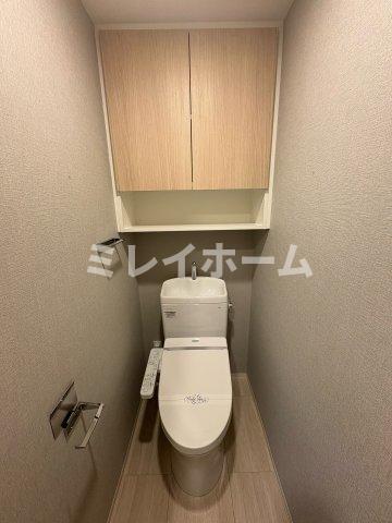 トイレ　同建物内別のお部屋の参考写真になります。