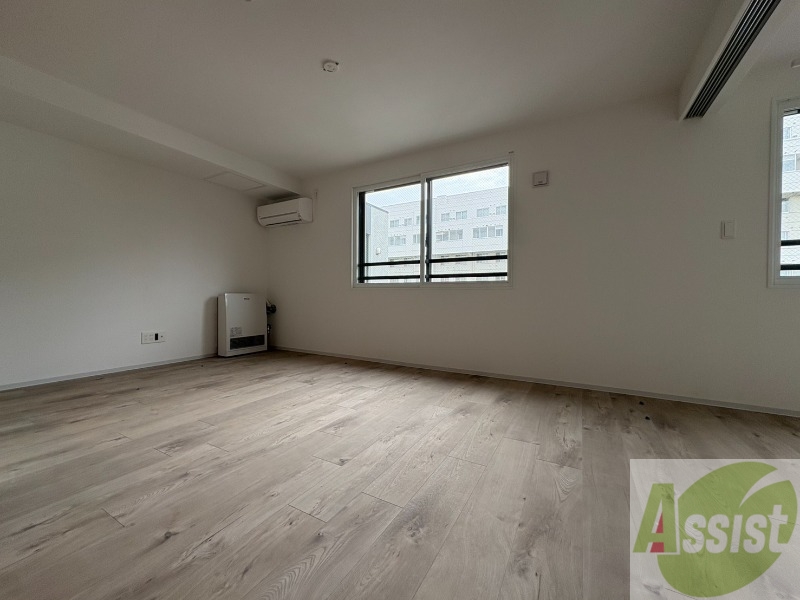 居室・リビング　広くてキレイなお部屋が広がっていて、充実した生活が送れそう。