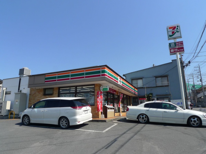 コンビニ　セブンイレブン（コンビニ）まで223m