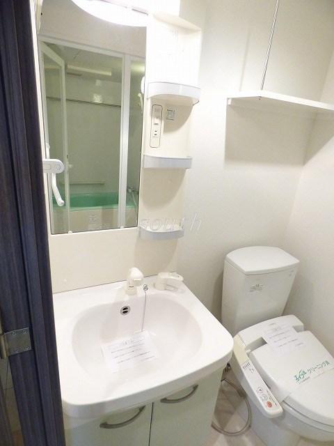 洗面設備　シャンプードレッサー付きの独立洗面台♪