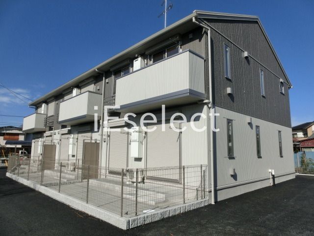 建物外観　２０１５年１月築のアパート。
