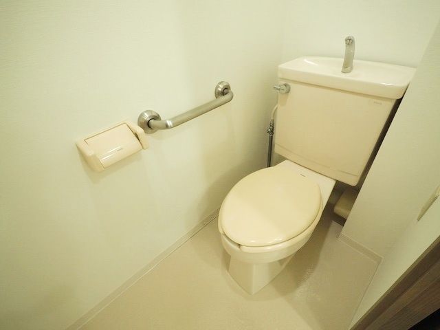 トイレ　※別部屋参考写真です