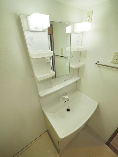 洗面設備　※別部屋参考写真です