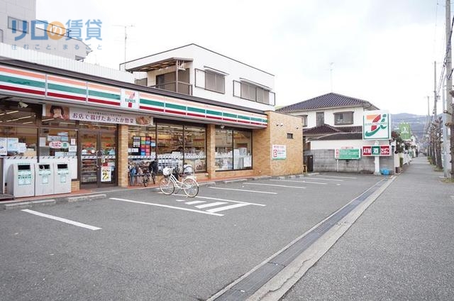 コンビニ　セブンイレブン宝塚泉町店（コンビニ）まで308m