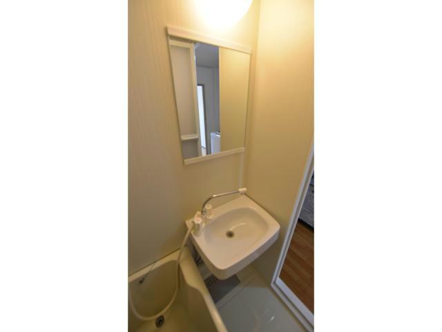 洗面設備　同物件の別の部屋の写真です。