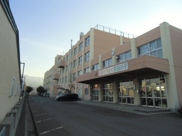 小学校　札幌市立前田小学校（小学校）まで351m