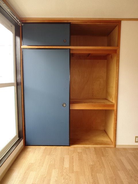 収納　写真は103号室です（参考）