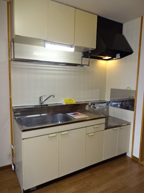 キッチン　写真は103号室です（参考）
