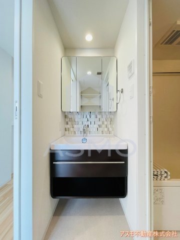 洗面設備　同マンション別部屋　参考写真