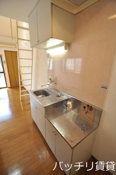 キッチン　※別号室イメージの為、現状を優先致します