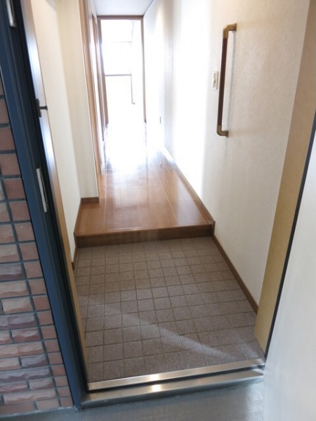 玄関　弊社は都内全域の物件をご紹介可能です！