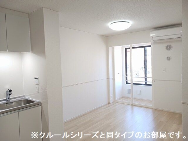 居室・リビング　※参考写真　同建築メーカー施工の同間取完成他物件のものです。