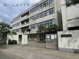 中学校　東久留米市立下里中学校（中学校）まで827m