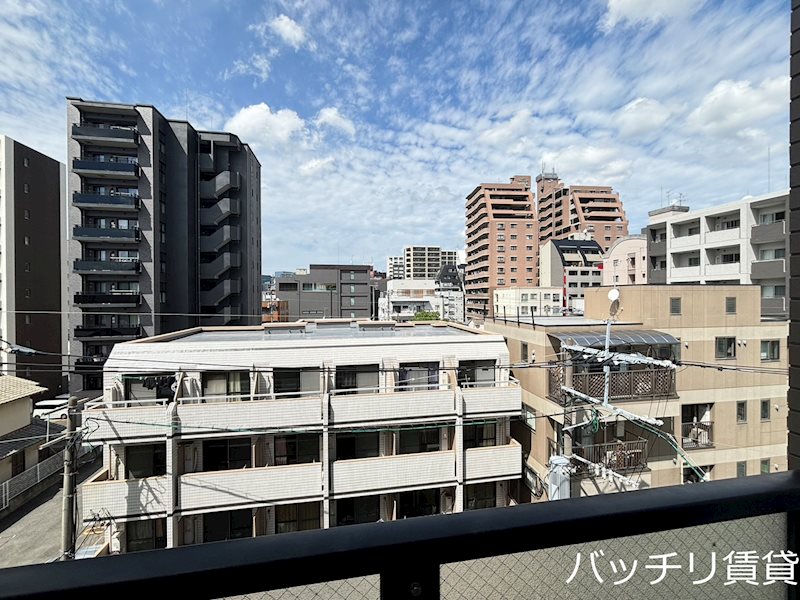 バルコニー　別号室写真の為、現況を優先致します。